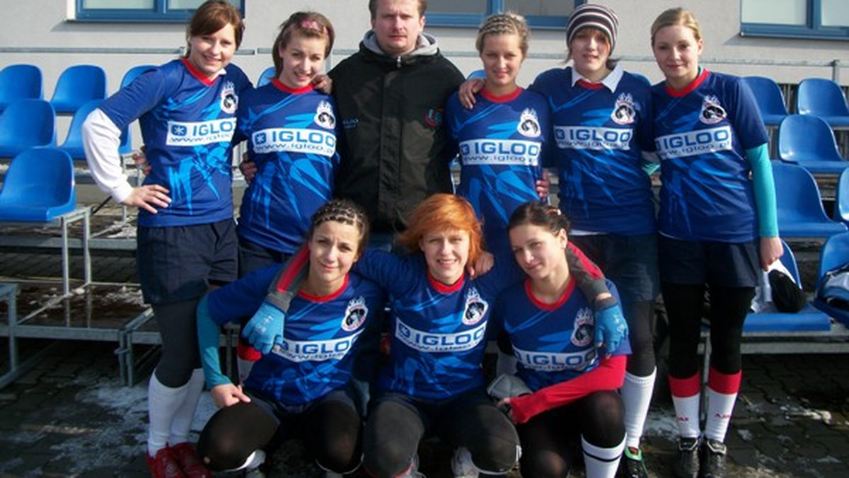 Rugbistki klubu Diablice Ruda Śląska bardzo udanie rozpoczęły przygotowania do nowego sezonu, wygrywając turniej Winter Cup 2011 w Ostrawie. Miejscowa drużyna wystawiła dwie ekipy.