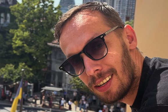"STEGLO ME JE U GRUDIMA, NE MOGU DA VERUJEM" Pevačica slomljena zbog smrti Marka Pantića, oprostio se i Milan Milošević: "Prerano"