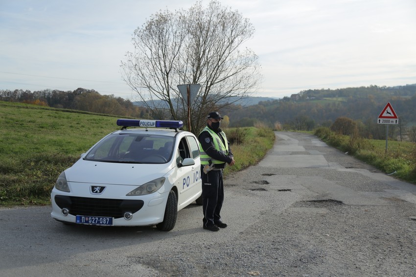 Policija je tokom celog dana obezbeđivala mesto eksplozije
