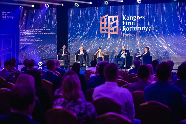 Panel dyskusyjny: „Widoczne i ukryte efekty przyspieszonej digitalizacji,wywołanej kryzysem pandemicznym. Jak się efektywnie cyfryzować nie będącwielką korporacją”