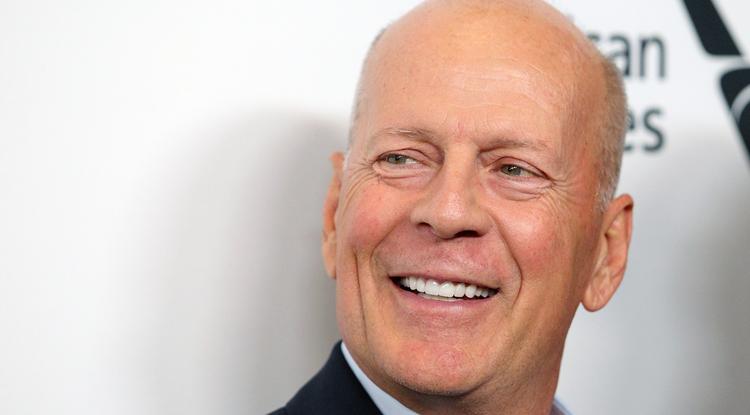 Amikor még jól volt, sokat mosolygott és beszélgetett a családjával Bruce Willis Fotó: Getty Images