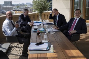 Anty-praworządna koalicja ma sojuszników. Słowenia i Łotwa pod stronie Polski