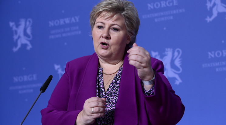 Erna Solberg norvég miniszterelnök élő online adásban válaszolt a gyerekektől érkezett kérdésekre, így nyugtatva meg őket / Fotó: MTI EPA 