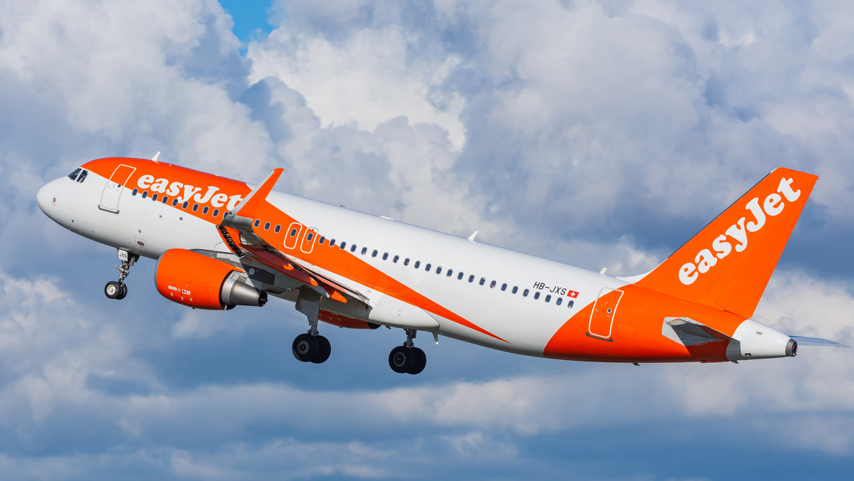 Dziesiątki rejsów linii Easyjet odwołanych. To dopiero pierwszy dzień