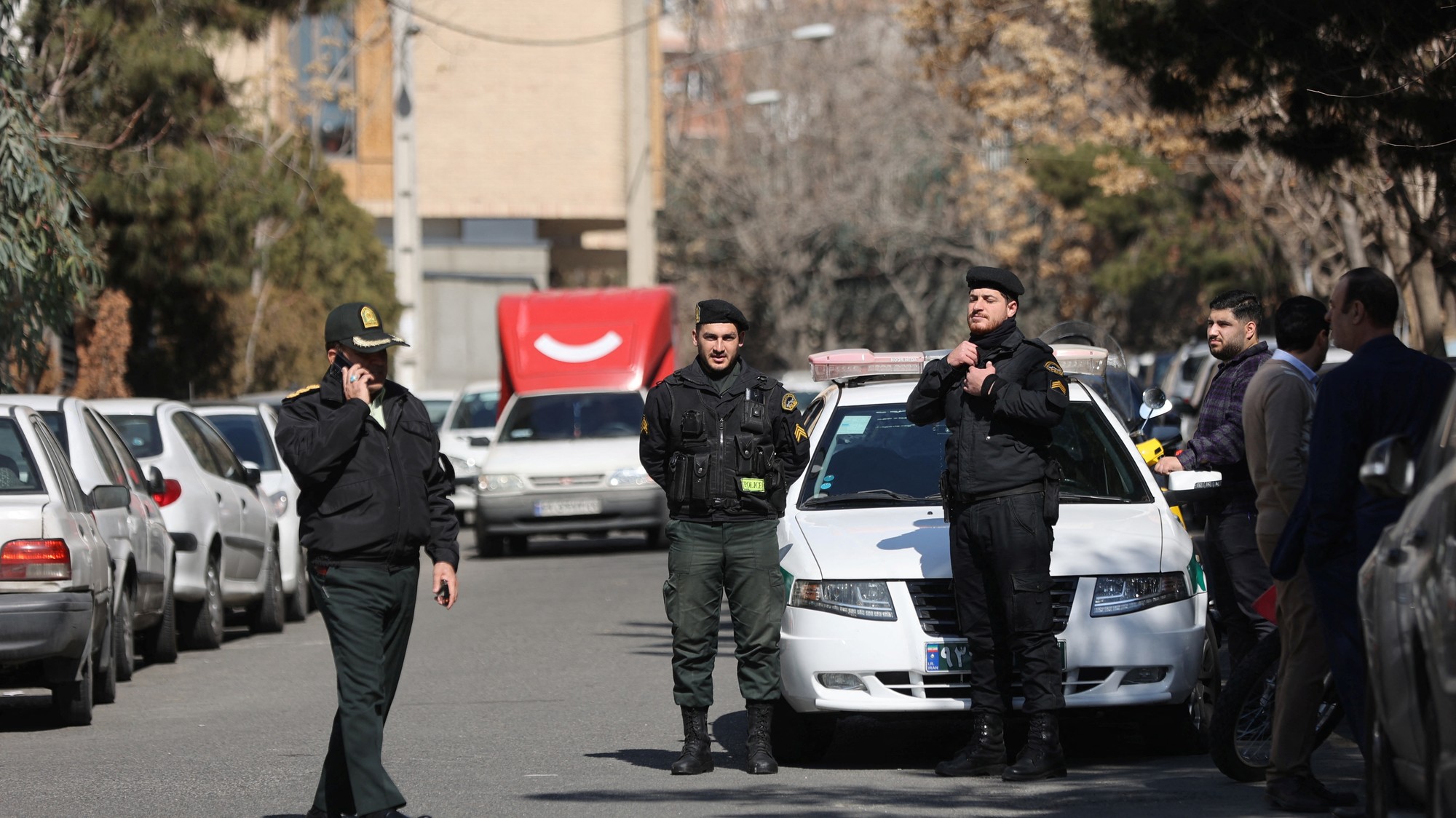 Iránski policajti v Teheráne