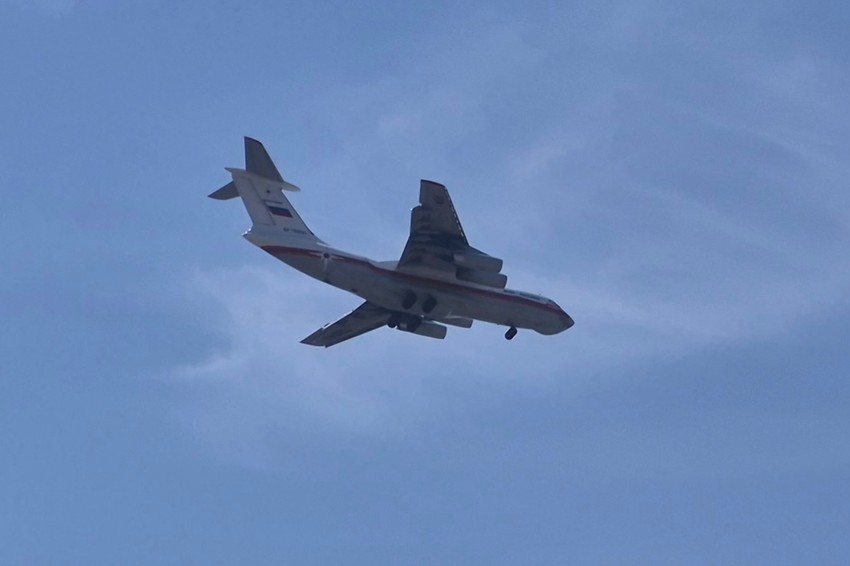 Avion "Iljušin 76" za gašenje požara sleće na aerodrom u Nišu