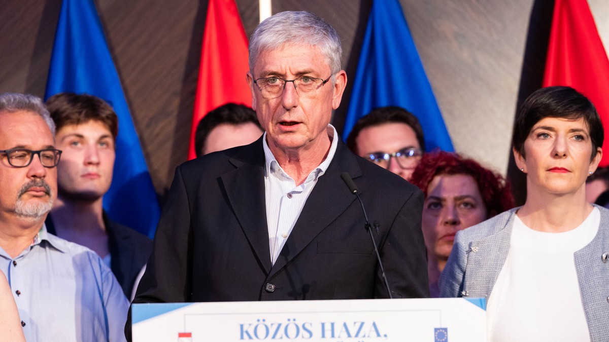 Gyurcsány Ferenc reagált a Blikk cikkére: elárulta, pontosan mit vettek a zalaegerszegi techboltban – „Bár ebben a forróságban lehet, inkább ventillátort kellett volna”