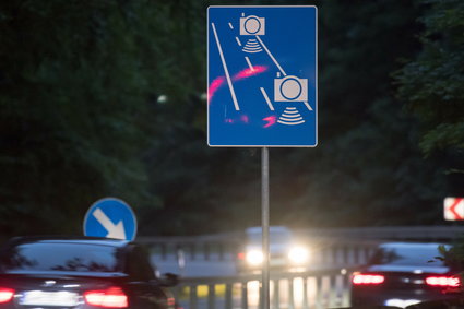 Mandatowy pogrom na autostradzie. Wkrótce przybędzie odcinkowych pomiarów prędkości [LISTA]