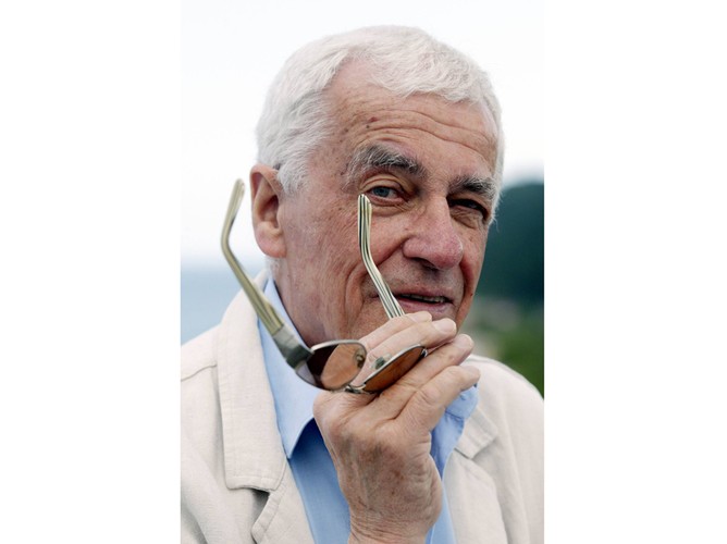 Adam Hanuszkiewicz - aktor i wybitny reżyser teatralny. Zmarł 4 grudnia 2011 w Warszawie