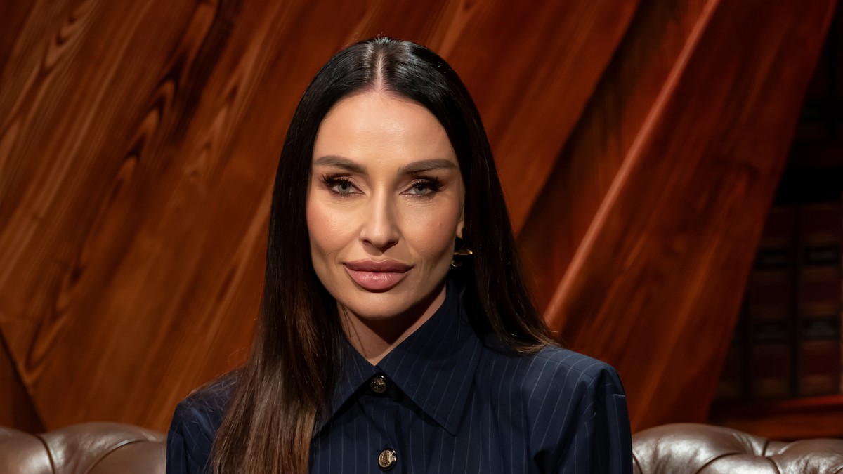 NE TREBAJU JOJ NI SUKNJA NI PANTALONE Katarina Živković pokazala kako se skockala, komentari pljušte: Svi gledaju u DONJI DEO (FOTO)