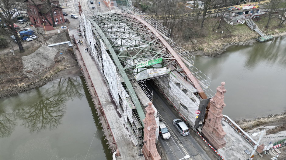 Problemy z remontem wrocławskiego mostu