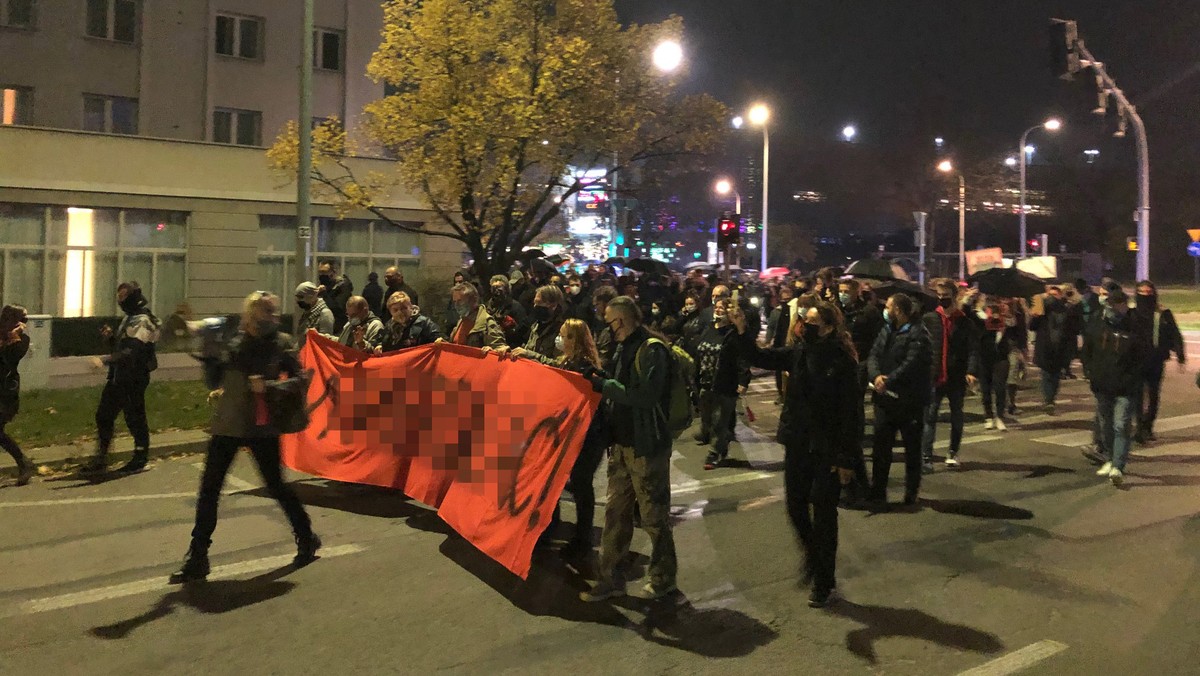 Kielce. Protest kobiet. Głośny spacer ws. zaostrzenia prawa aborcyjnego