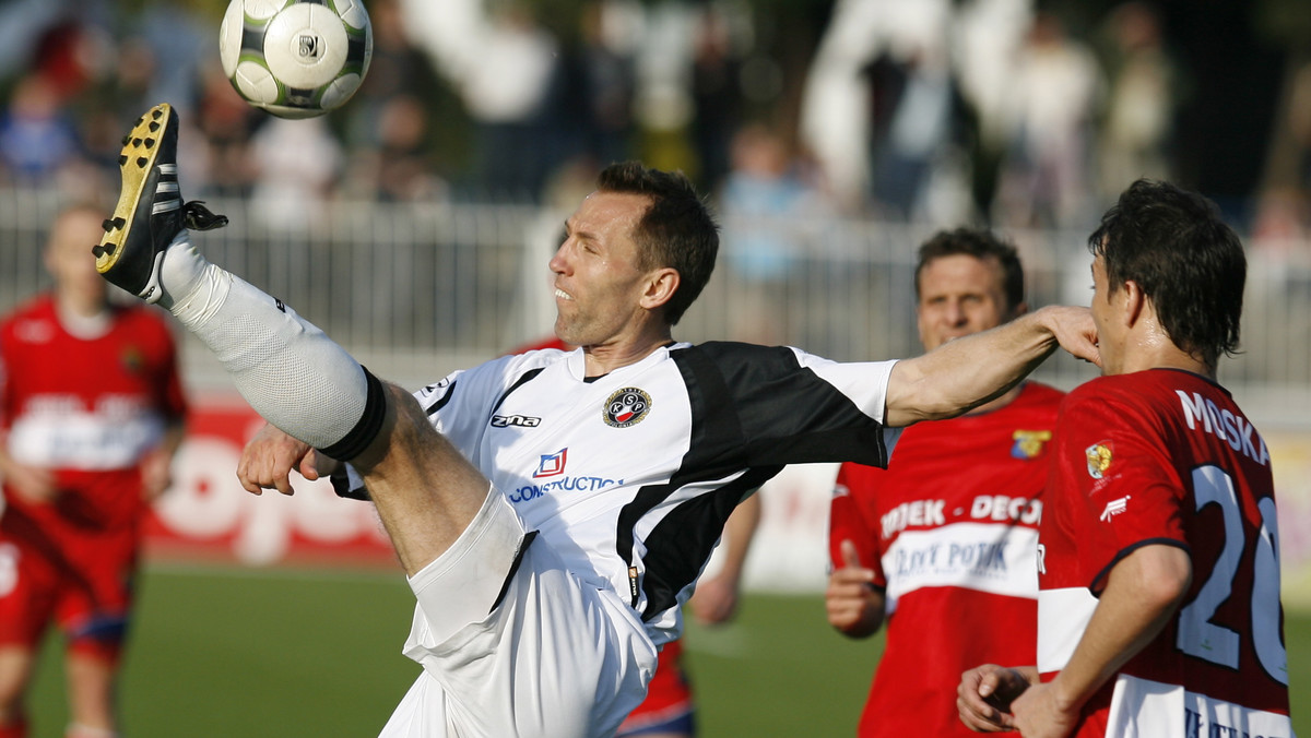 W spotkaniu 25. kolejki ekstraklasy Odra Wodzisław zremisowała na własnym stadionie z Polonią Warszawa 1:1 (0:0).