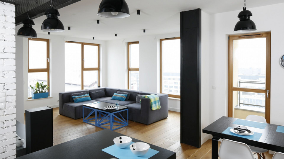 Zobaczcie, jak Polacy urządzają mieszkania w bloku. 15 świetnych pomysłów na szary salon