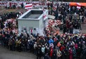 Protestujący bronią miejsca pamięci Ramana Bandarenki w Mińsku