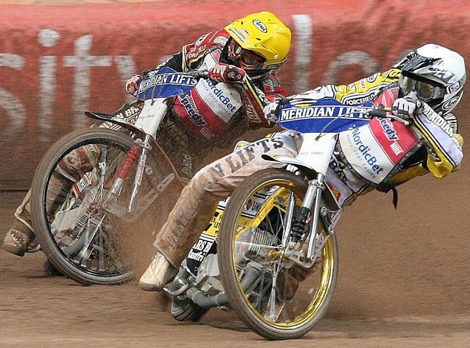 Dla wszystkich fanów żużla mamy dwa podwójne zaproszenia na rozpoczęcie sezonu Speedway Grand Prix w Pradze. Wystarczy napisać dlaczego to właśnie Ty zasługujesz na tę nagrodę