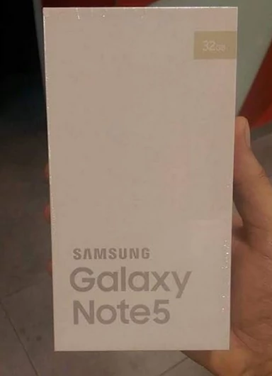 Pudełko Galaxy Note 5 z przodu…