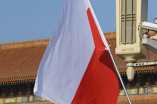 chiny flaga polski pekin