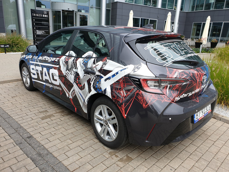 Toyota Corolla Hybrid z instalacją gazową STAG - marzenie taksówkarza? 