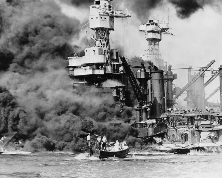 USS „West Virginia” została zatopiona przez sześć torped i dwie bomby podczas ataku