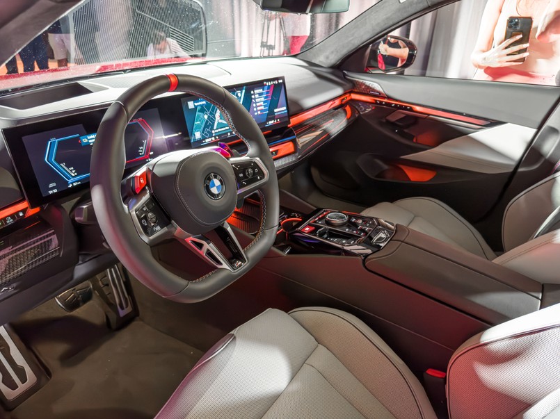 BMW M5 2025
