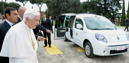 Takim autem jeździ papież. Zdziwieni?