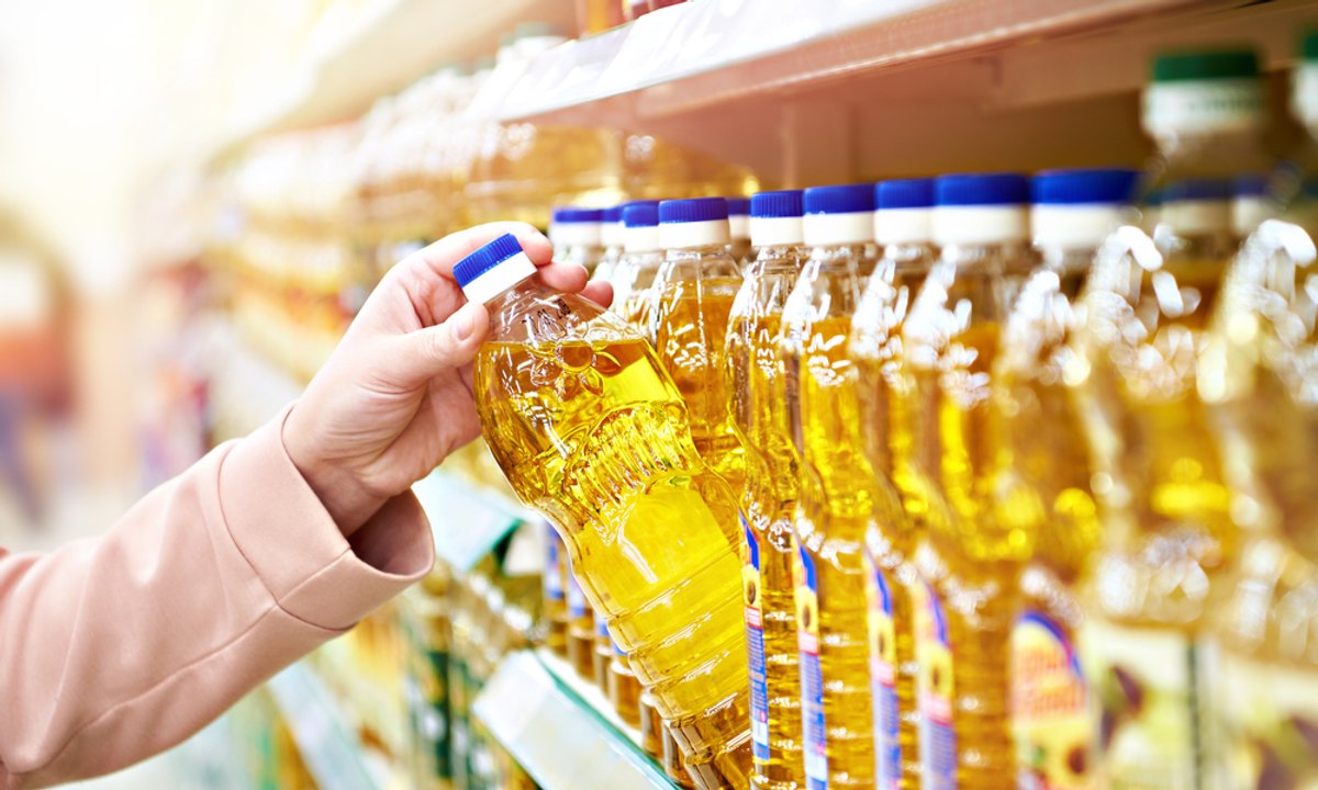 Gdzie wyrzucić butelkę po oleju? To proste, a większość z nas tego nie wie