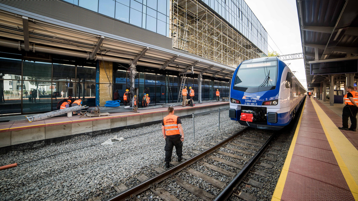 BYDGOSZCZ DWORZEC PKP BUDOWA (Pociąg Stadler FLIRT)