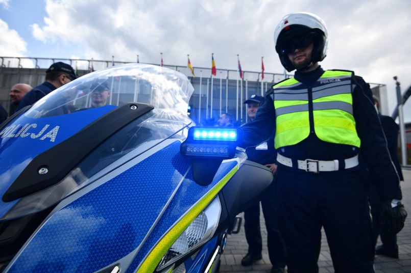 Policja ujawniła nowe oznakowanie radiowozów i motocykli