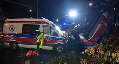 Groźny wypadek w centrum Krakowa. Zderzyły się karetki pogotowia. Obie pędziły na sygnale