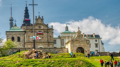 Walka oblatów o działki na Świętym Krzyżu. Zaskakująca decyzja starosty z PiS