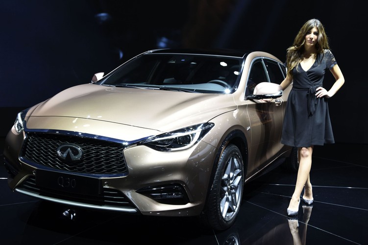 Infiniti Q30
