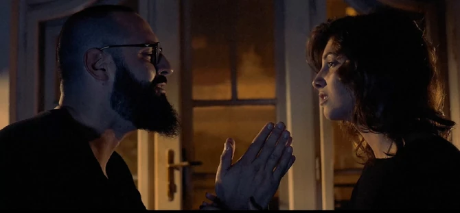 Marko u novom spotu za pesmu "CVEĆE CAFNALO"