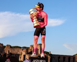 Simon Yates wygrał Giro d'Italia. Rafał Majka na 13. miejscu