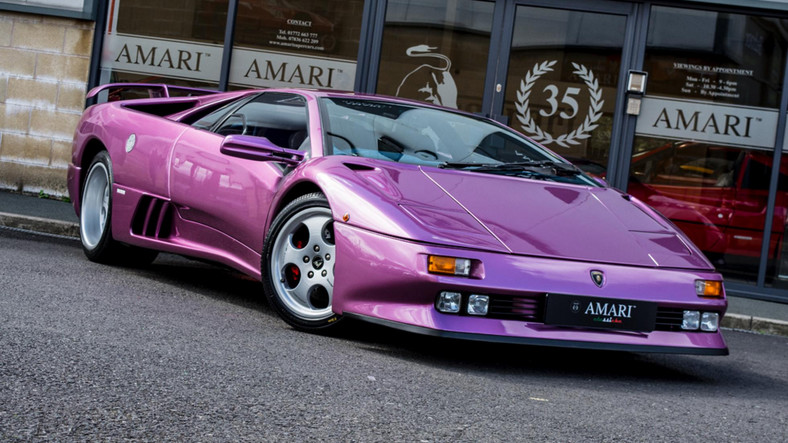 Ciekawostka z ogłoszenia: Lamborghini Diablo SE30 z Cosmic Girl