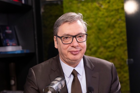 Vučić: Kurs dinara stabilan 14 godina, rast BDP oko 2,8 odsto! "Investitori iz SAD ulažu uprkos krizi"