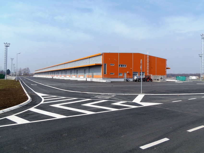 Hala gotova, čekaju se putevi