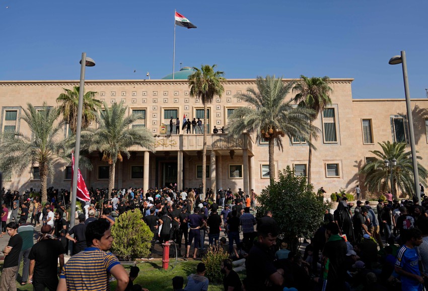 Veliki sukobi u Bagdadu, Irak, nakon povlačenja šiitskog verskog vođe Moktada al Sadra