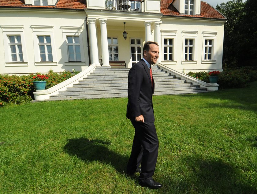 Sikorski dostał swoją wieś!