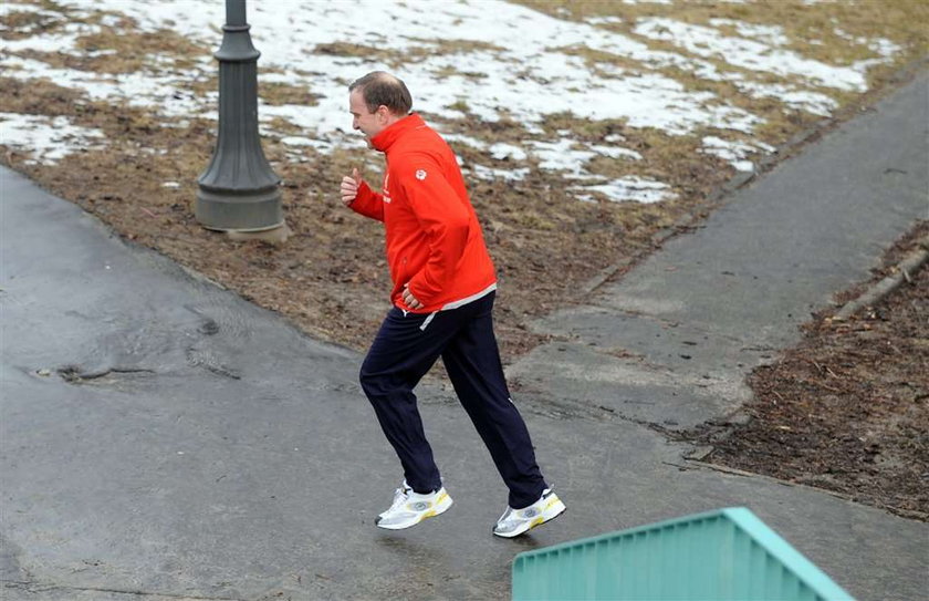 Schetyna na joggingu! Odstawił limuzynę