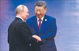 Chiny wypychają Rosję z Azji Centralnej