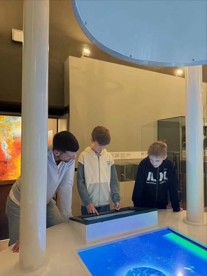 Stefan Đoković sa drugarima