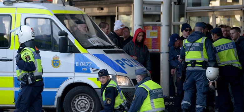 Kibic zmarł po bijatyce na ulicy. Mecz został przerwany. ZDJĘCIA