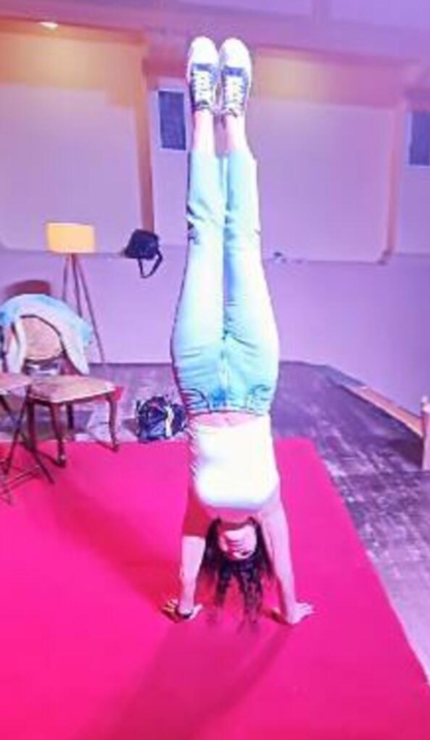 Lidija Vukićević radi stoj na rukama