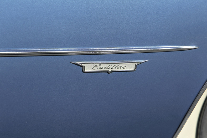 Klasyk z najwyższej półki - Cadillac series 62 sedan