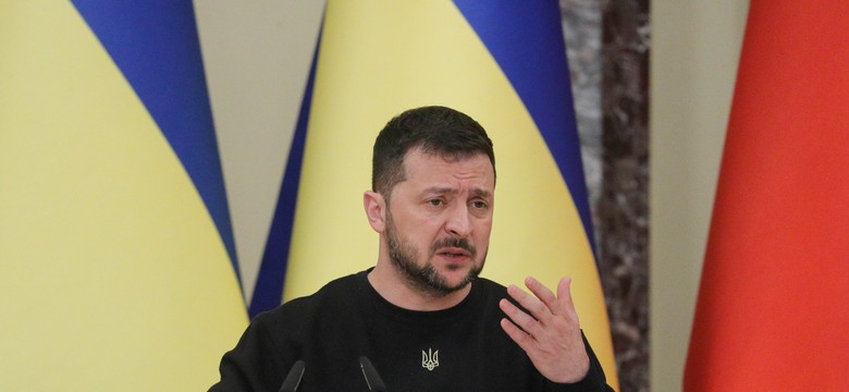 "Zniszczenia przekraczają 90 proc.". Zełenski publikuje najnowsze zdjęcia Google Maps