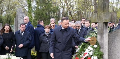 Poruszające zdjęcia. Duda i Kaczyński na pogrzebie przyjaciółki