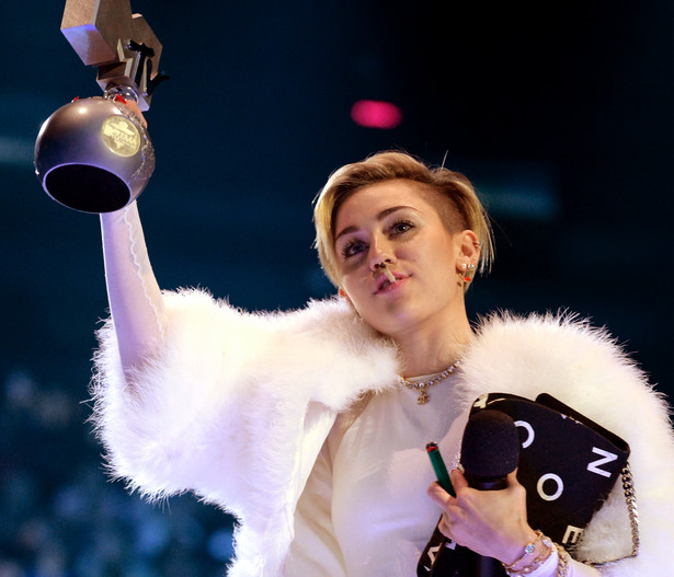 Robbie Williams boi się o Miley Cyrus: Z tym nie można sobie poradzić