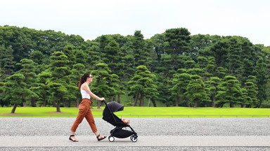 Być mamą w Japonii. Po porodzie obiad poda ci kelner we fraku