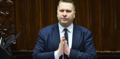 Nielegalne dotacje ministra Czarnka? Szokujące informacje po kontroli NIK